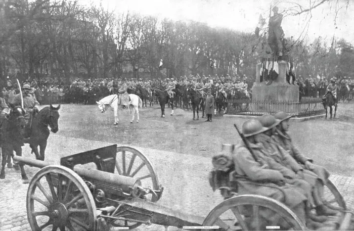 Framed Print : Notre entrée a Metz; Les troupes francaises defilent, 19 novembre 1918, sur l'esplanade de... 1918 Creator: Unknown Framed Print : Notre entrée a Metz; Les troupes francaises defilent, 19 novembre 1918, sur l'esplanade de... 1918 Creator: Unknown