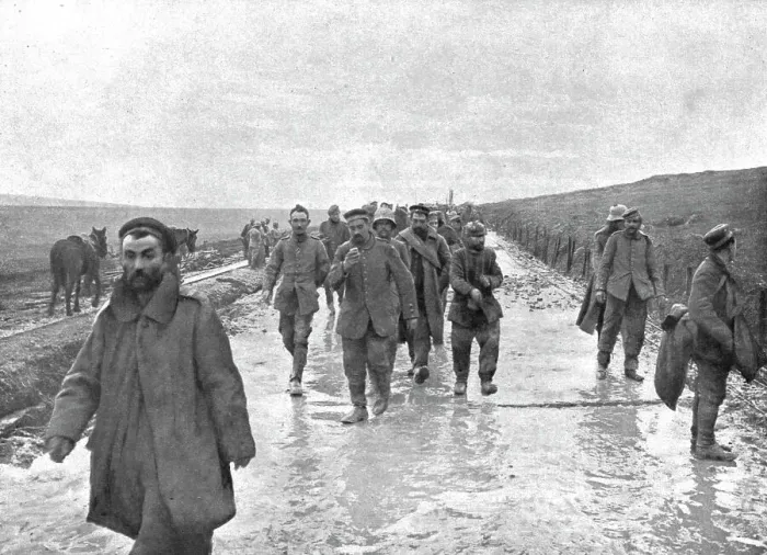 Framed Print : Notre offensive du 15 decembre 1916; Le 15 decembre, a trois heures du soir: un convoi de 300 allem Creator: Unknown Framed Print : Notre offensive du 15 decembre 1916; Le 15 decembre, a trois heures du soir: un convoi de 300 allem Creator: Unknown