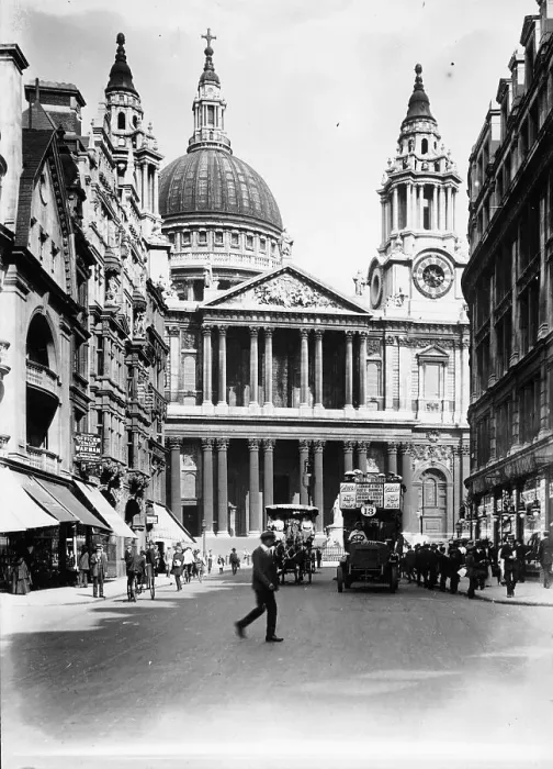 Framed Print : A number thirteen bus along Ludgate Hill, 1910 Framed Print : A number thirteen bus along Ludgate Hill, 1910