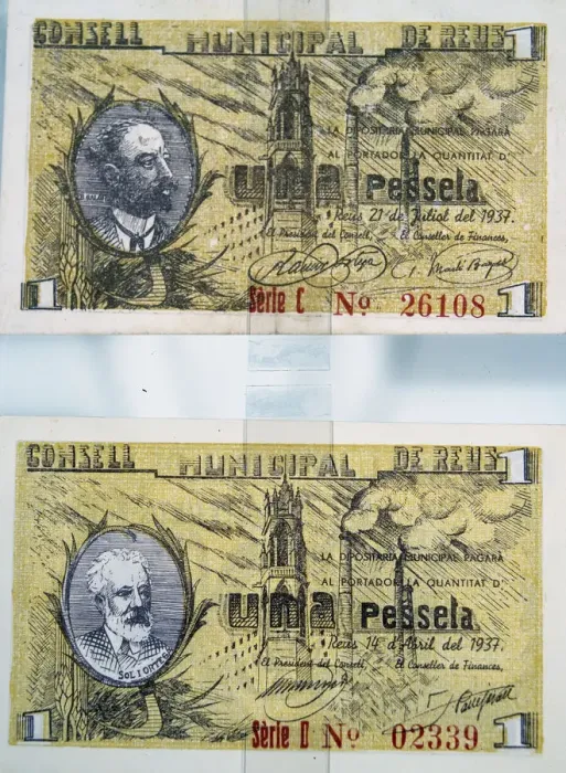 Framed Print : Numismatica Billetes De Una Peseta Emitidos Por El Ayuntamiento De Reus En 1937 Framed Print : Numismatica Billetes De Una Peseta Emitidos Por El Ayuntamiento De Reus En 1937