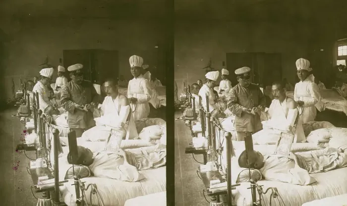 Framed Print : Nurses and a doctor attending wounded soldiers on a hospital ward, c1905. Creator: Underwood & Underwood. Nurses and a doctor attending wounded soldiers on a hospital ward, c1905. Creator: Underwood & Underwood Framed Print : Nurses and a doctor attending wounded soldiers on a hospital ward, c1905. Creator: Underwood & Underwood. Nurses and a doctor attending wounded soldiers on a hospital ward, c1905. Creator: Underwood & Underwood