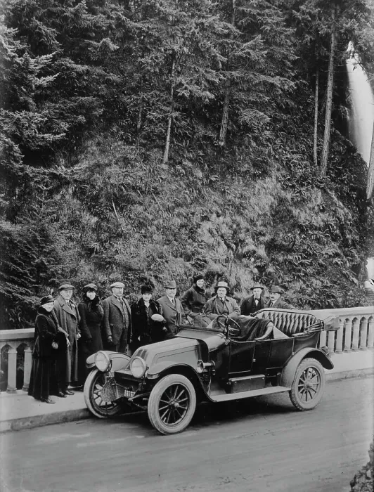 Framed Print : N.Y. tourists on Columbia River Highway, 1916. Creator: Bain News Service Framed Print : N.Y. tourists on Columbia River Highway, 1916. Creator: Bain News Service