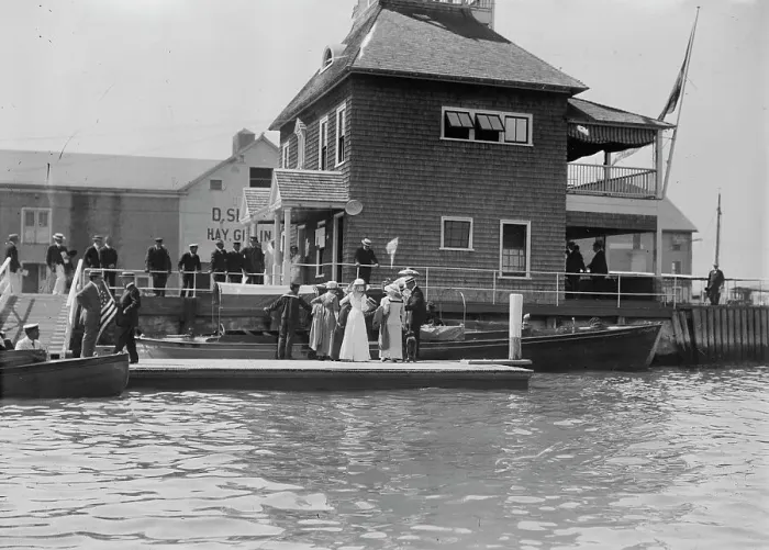 Framed Print : N.Y. Yacht Club Landing - Newport J.J. Astor & party, between c1910 and c1915. Creator: Bain News Service Framed Print : N.Y. Yacht Club Landing - Newport J.J. Astor & party, between c1910 and c1915. Creator: Bain News Service