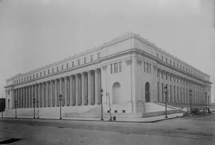 Framed Print : N.Y.'s new Post Office, between c1912 and c1915. Creator: Bain News Service Framed Print : N.Y.'s new Post Office, between c1912 and c1915. Creator: Bain News Service