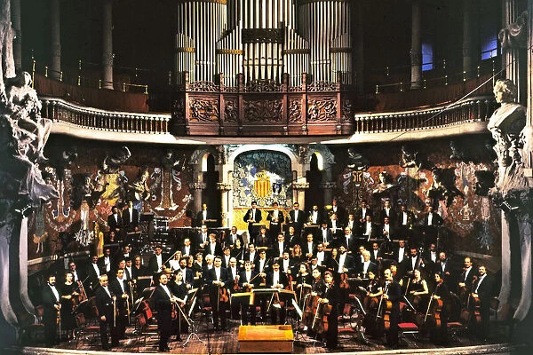 The OCB (Orquesta Ciutat de Barcelona i Nacional de Catalunya) on stage at the Palau
