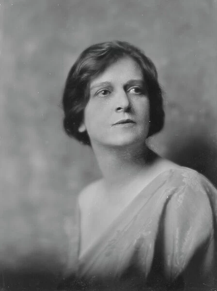O'Connor, J.C. Mrs. portrait photograph, 1916. Creator: Arnold Genthe