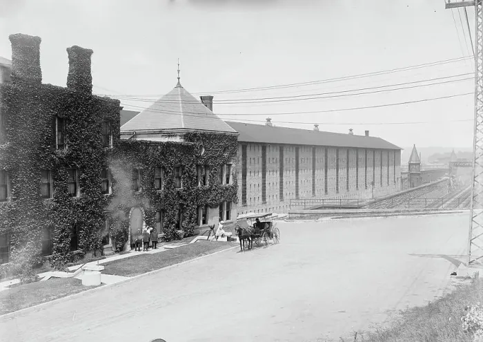 Framed Print : Offices & prison, Ossining, N.Y. 1910s. Creator: Bain News Service Framed Print : Offices & prison, Ossining, N.Y. 1910s. Creator: Bain News Service