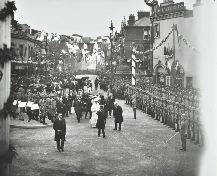 Framed Print : Official Opening of the Rotherhithe Tunnel, Bermondsey, London, 1908 Framed Print : Official Opening of the Rotherhithe Tunnel, Bermondsey, London, 1908