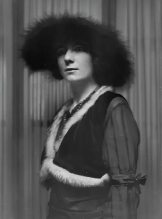 Framed Print : Ogilvie, Miss, portrait photograph, 1914 Jan. 23. Creator: Arnold Genthe Framed Print : Ogilvie, Miss, portrait photograph, 1914 Jan. 23. Creator: Arnold Genthe