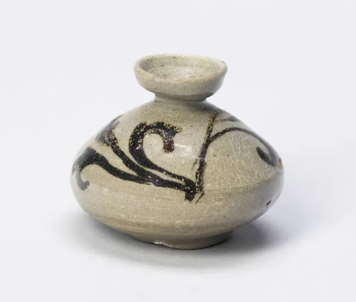 Framed Print : Oil Bottle with Scrolling Leaves, South Korea, Goryeo dynasty (918-1392), 12th century Framed Print : Oil Bottle with Scrolling Leaves, South Korea, Goryeo dynasty (918-1392), 12th century