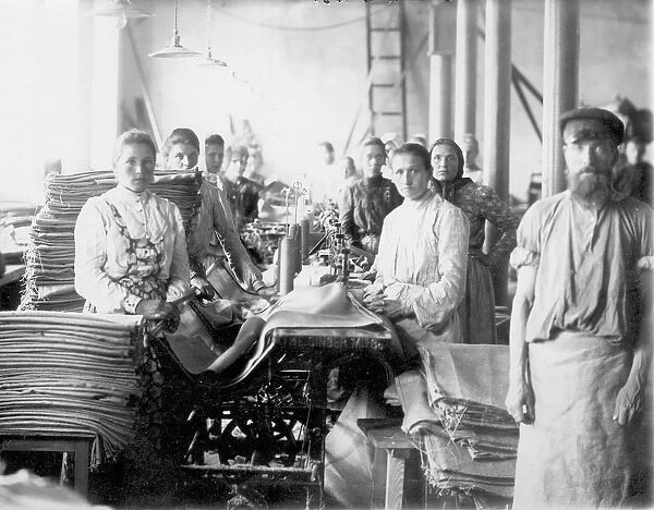 Okulov textile bag factory. Kulotino, 1905. Artist: Anonymous