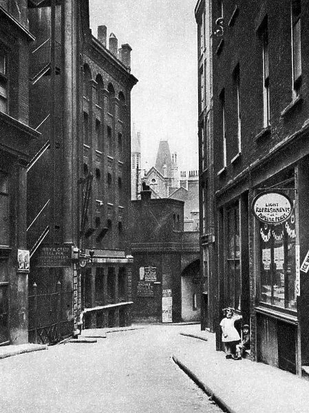 From the Old Bailey looking down the hill of Fleet Lane, London, 1926-1927