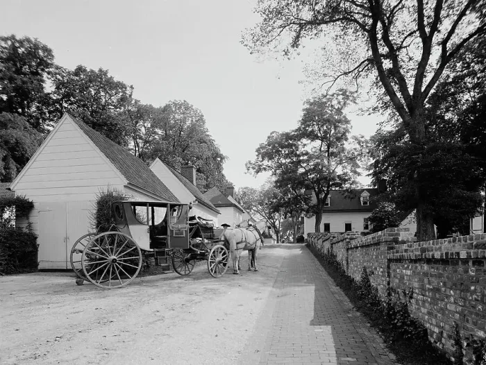 Framed Print : The Old English coach at Mt. Vernon, between 1900 and 1920. Creator: Unknown Framed Print : The Old English coach at Mt. Vernon, between 1900 and 1920. Creator: Unknown