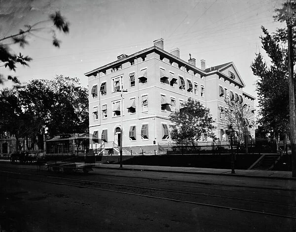 Old War Dept. 17th St. side (1st photo?), between 1860 and 1880. Creator: Unknown