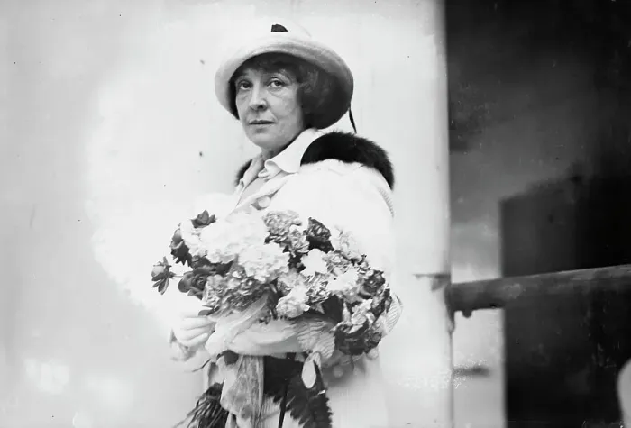 Framed Print : Olga Nethersole, 1914. Creator: Bain News Service Framed Print : Olga Nethersole, 1914. Creator: Bain News Service