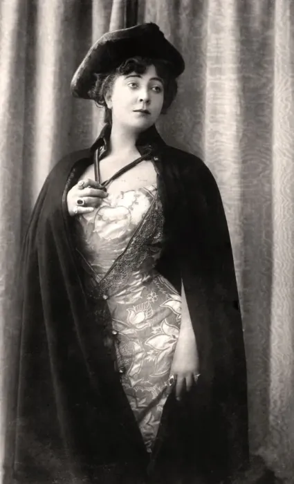 Framed Print : Olga Nethersole (c1863-1951), English actress and theatre producer, early 20th century. Artist: Rotary Photo Framed Print : Olga Nethersole (c1863-1951), English actress and theatre producer, early 20th century. Artist: Rotary Photo