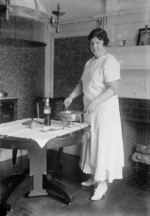 Framed Print : Olive Kline, between c1915 and c1920. Creator: Bain News Service Framed Print : Olive Kline, between c1915 and c1920. Creator: Bain News Service