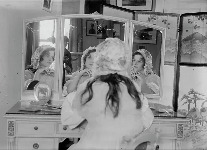 Framed Print : Olive Thomas, between c1915 and c1920. Creator: Bain News Service Framed Print : Olive Thomas, between c1915 and c1920. Creator: Bain News Service