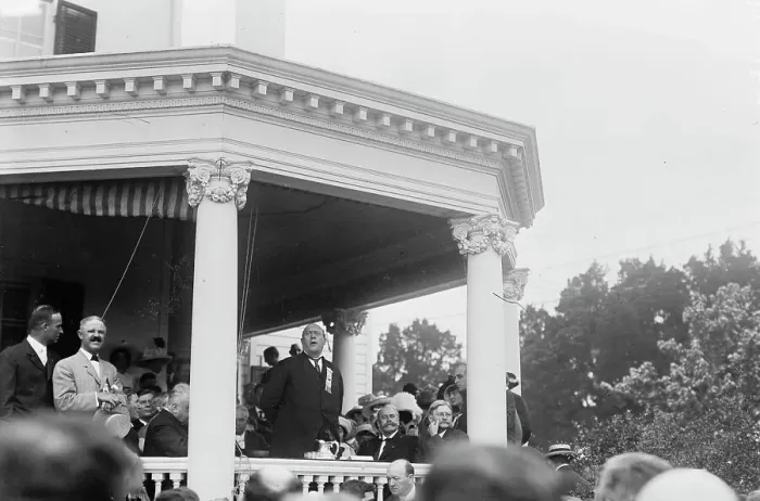 Framed Print : Ollie James speaking at Wilson's Notification, between c1910 and c1915. Creator: Bain News Service Framed Print : Ollie James speaking at Wilson's Notification, between c1910 and c1915. Creator: Bain News Service