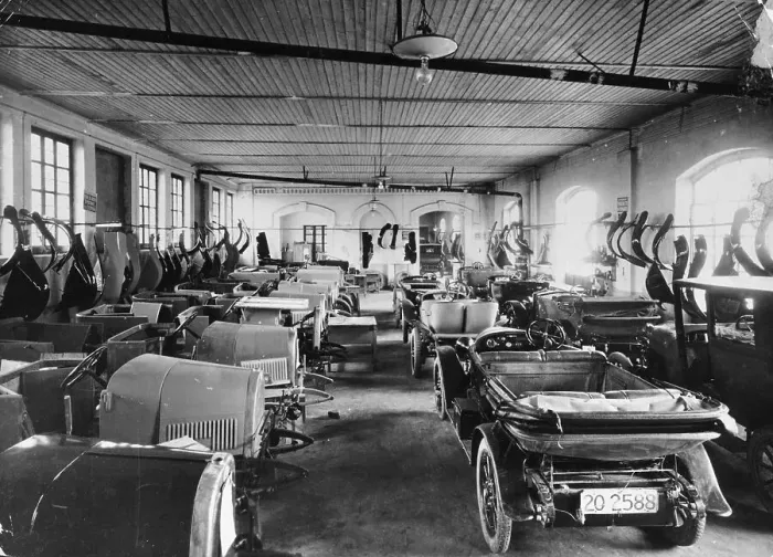 Framed Print : OM car factory, Brescia, Italy, 1921 Framed Print : OM car factory, Brescia, Italy, 1921