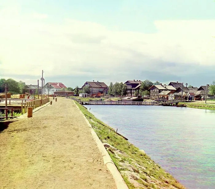 Framed Print : Onezhskii Canal near Voznesene [Russian Empire], 1909. Creator: Sergey Mikhaylovich Prokudin-Gorsky