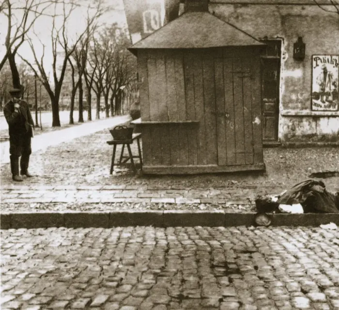 Framed Print : An onlooker observes a dead man left in the streets, Russia, early 20th century. Artist Framed Print : An onlooker observes a dead man left in the streets, Russia, early 20th century. Artist