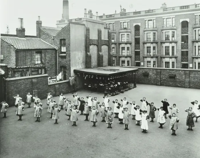 Framed Print : Open air exercise class, Ben Jonson School, Stepney, London, 1911 Framed Print : Open air exercise class, Ben Jonson School, Stepney, London, 1911