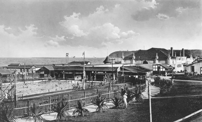 Framed Print : The open air swimming baths, Durban, South Africa Framed Print : The open air swimming baths, Durban, South Africa