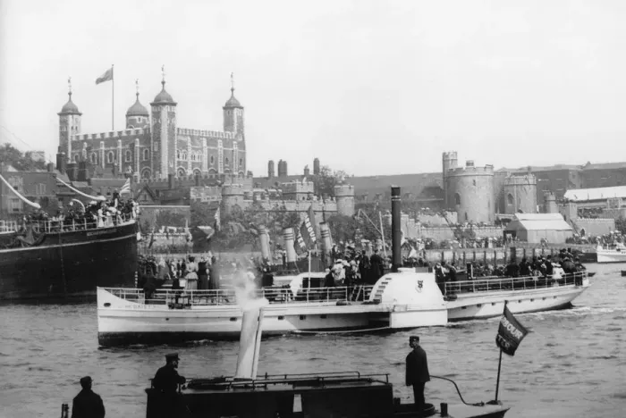 Framed Print : The opening of Tower Bridge, London, 1894 Framed Print : The opening of Tower Bridge, London, 1894