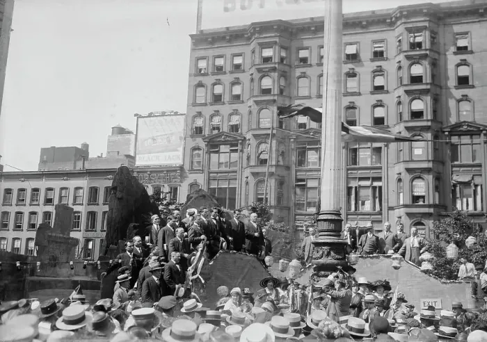 Framed Print : Opera Chorus at Italian festa, 1918. Creator: Bain News Service Framed Print : Opera Chorus at Italian festa, 1918. Creator: Bain News Service