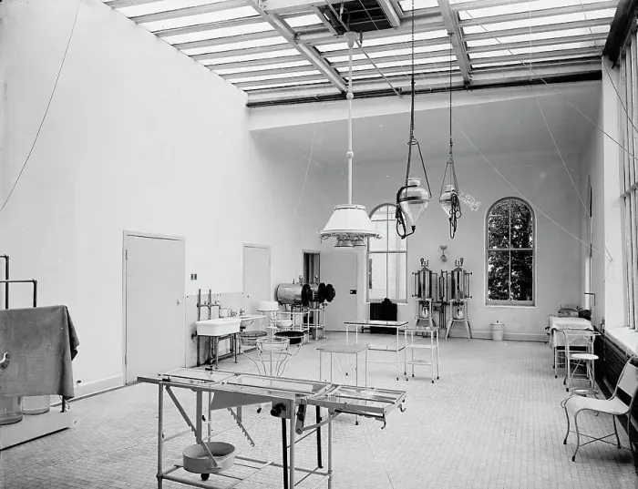 Framed Print : Operating room in Brooklyn Navy Yard Hospital, between 1890 and 1901. Creator: Unknown Framed Print : Operating room in Brooklyn Navy Yard Hospital, between 1890 and 1901. Creator: Unknown
