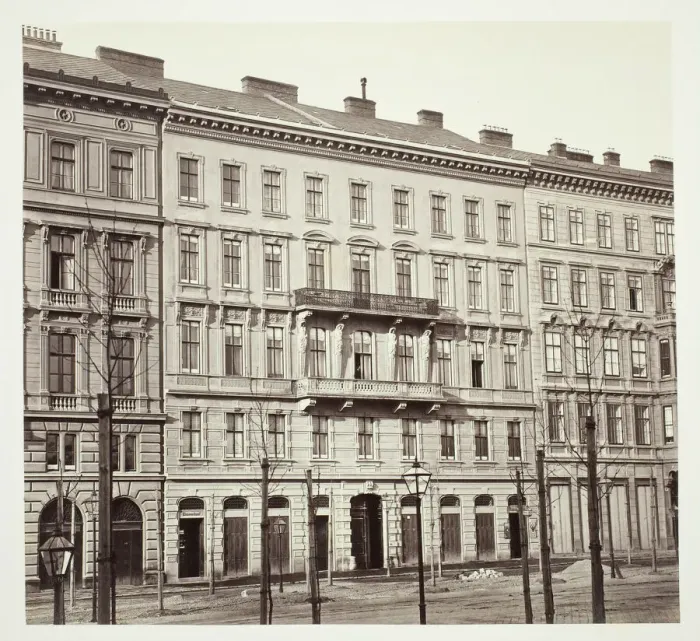 Framed Print : Opern-Ring No. 19, Wohnhaus des Herrn Karl Herzfeld, 1860s. Creator: Unknown Framed Print : Opern-Ring No. 19, Wohnhaus des Herrn Karl Herzfeld, 1860s. Creator: Unknown