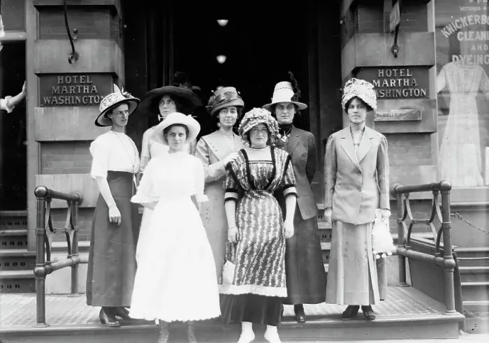 Framed Print : Oregon girls in N.Y. 1912. Creator: Bain News Service Framed Print : Oregon girls in N.Y. 1912. Creator: Bain News Service
