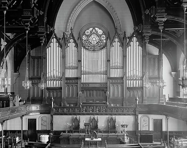 Organ at Fort Street Presbyterian Church, Detroit, Mich. between 1905 and 1915. Creator: Unknown