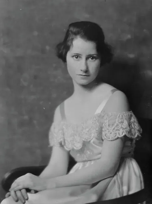 Framed Print : Orne, Isabel, Miss, portrait photograph, 1916. Creator: Arnold Genthe Framed Print : Orne, Isabel, Miss, portrait photograph, 1916. Creator: Arnold Genthe