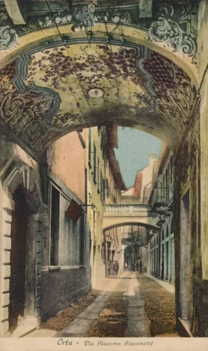 Framed Print : Orta - Via Giaccomo Giovanetti, c1910