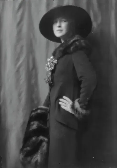 Framed Print : Osborn, Audrey, Miss, portrait photograph, 1913. Creator: Arnold Genthe Framed Print : Osborn, Audrey, Miss, portrait photograph, 1913. Creator: Arnold Genthe