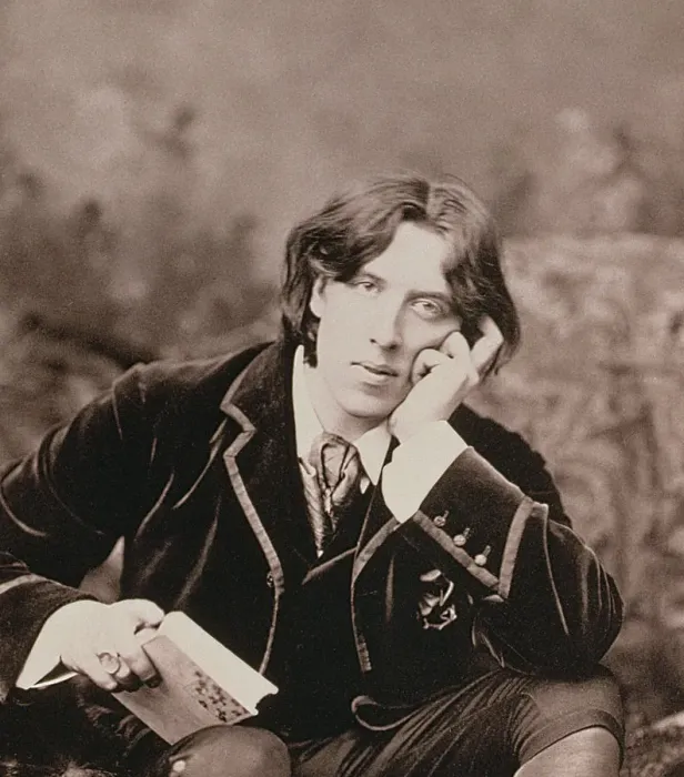 Framed Print : Oscar Wilde, Irish born playwright and wit, 1882 Framed Print : Oscar Wilde, Irish born playwright and wit, 1882
