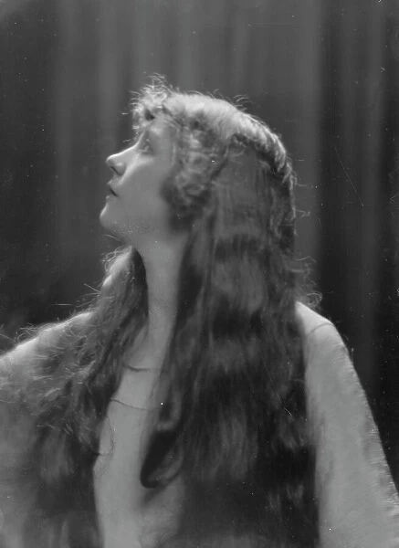 Otteson, Margaret, Miss, portrait photograph, 1916 Apr. 28. Creator: Arnold Genthe