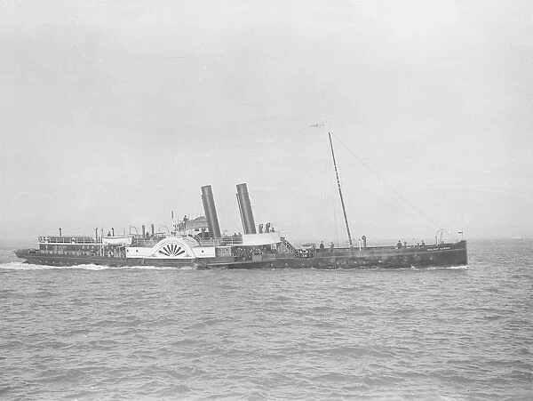 The paddle steamer Solent Queen, 1932. Creator: Kirk & Sons of Cowes