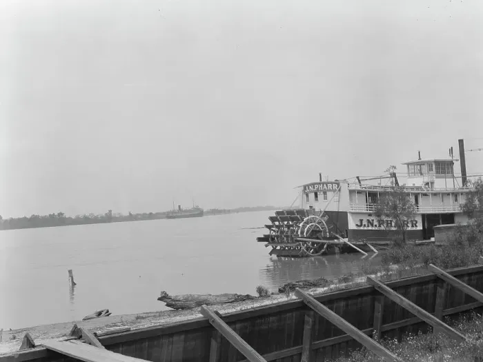 Framed Print : Paddle wheel steamboat on river, New Orleans, between 1920 and 1926. Creator: Arnold Genthe Framed Print : Paddle wheel steamboat on river, New Orleans, between 1920 and 1926. Creator: Arnold Genthe