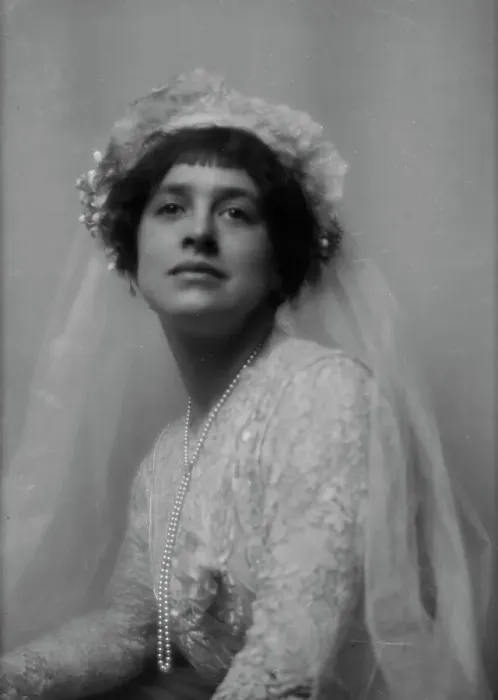Framed Print : Paige, H. Roy, Mrs. portrait photograph, 1912 or 1913. Creator: Arnold Genthe Framed Print : Paige, H. Roy, Mrs. portrait photograph, 1912 or 1913. Creator: Arnold Genthe