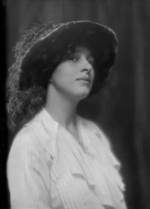 Framed Print : Paige, H. Roy, Mrs. portrait photograph, 1912 or 1913. Creator: Arnold Genthe Framed Print : Paige, H. Roy, Mrs. portrait photograph, 1912 or 1913. Creator: Arnold Genthe