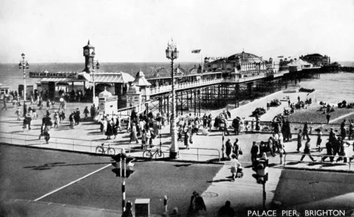 Framed Print : Palace Pier, Brighton, Sussex, early 20th century Framed Print : Palace Pier, Brighton, Sussex, early 20th century