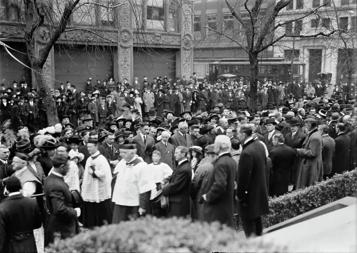 Framed Print : Pan American Mass - Thanksgiving Day at St. Patrick's. Groups at St. Patrick's, 1914. Creator: Harris & Ewing. Pan American Mass - Thanksgiving Day at St. Patrick's. Groups at St. Patrick's, 1914. Creator: Harris & Ewing Framed Print : Pan American Mass - Thanksgiving Day at St. Patrick's. Groups at St. Patrick's, 1914. Creator: Harris & Ewing. Pan American Mass - Thanksgiving Day at St. Patrick's. Groups at St. Patrick's, 1914. Creator: Harris & Ewing