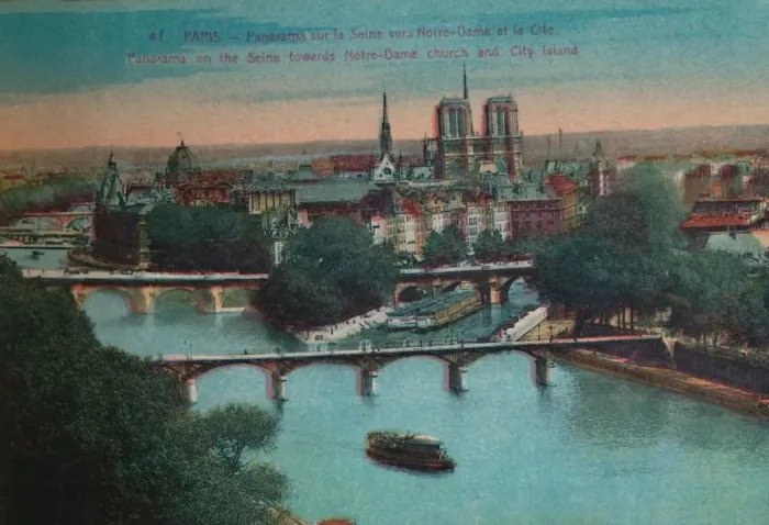 Framed Print : Panorama of the River Seine with Notre-Dame Cathedral and the Isle de la Cité Framed Print : Panorama of the River Seine with Notre-Dame Cathedral and the Isle de la Cité