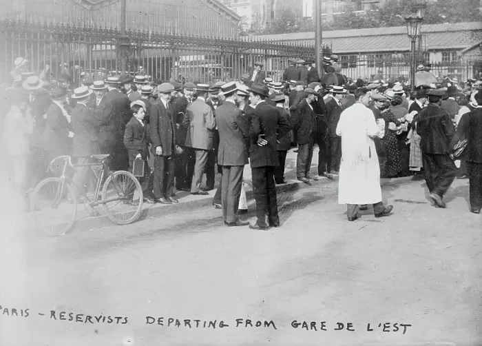 Framed Print : Paris, reservists departing from Gare de L'Est, between c1914 and c1915. Creator: Bain News Service Framed Print : Paris, reservists departing from Gare de L'Est, between c1914 and c1915. Creator: Bain News Service