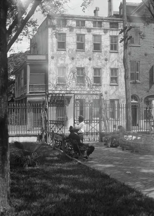 Framed Print : Park and houses, [36 Chalmers Street through Washington Park Gate], Charleston, South... c1920-1926 Creator: Arnold Genthe