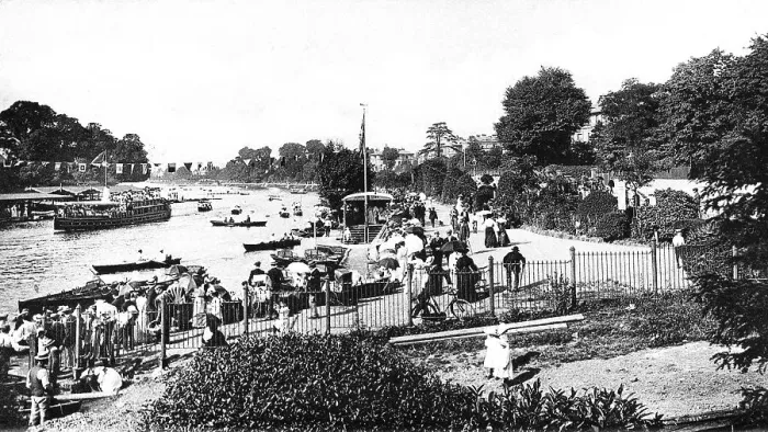 Framed Print : Parkers Ferry, Surbiton, 1909 Framed Print : Parkers Ferry, Surbiton, 1909