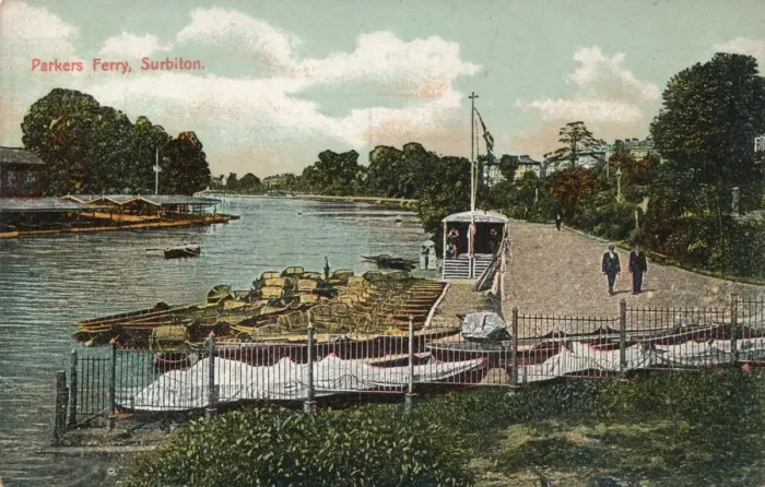 Framed Print : Parkers Ferry, Surbiton, c1907 Framed Print : Parkers Ferry, Surbiton, c1907